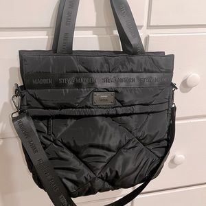 Steve Madden black padded gym bag tote messenger bag